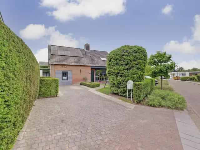 Ruime Vrijstaande Woning te Koop in 's Gravenpolder
