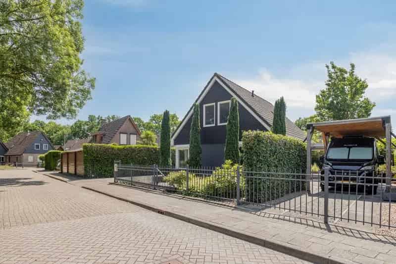 Vrijstaande woning Vaassen 3 slaapkamers 2 garages energielabel A