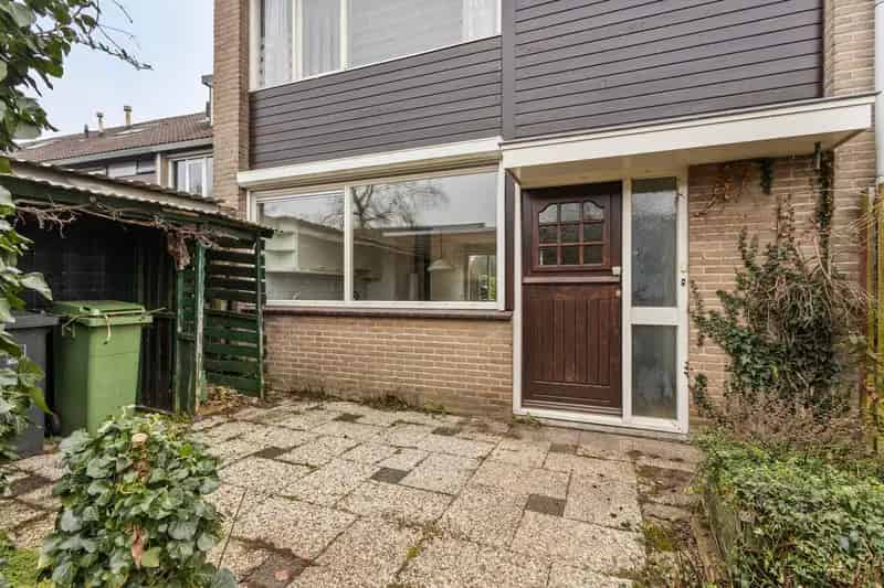 Huis te koop Elst: Ruime hoekwoning met 4 slaapkamers en garage