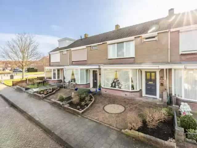 Ruime Tussenwoning Volendam 3 Slaapkamers Nabij Dijk