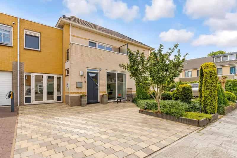 Ruime 2-onder-1-kapwoning te koop in Parkwijk Almere