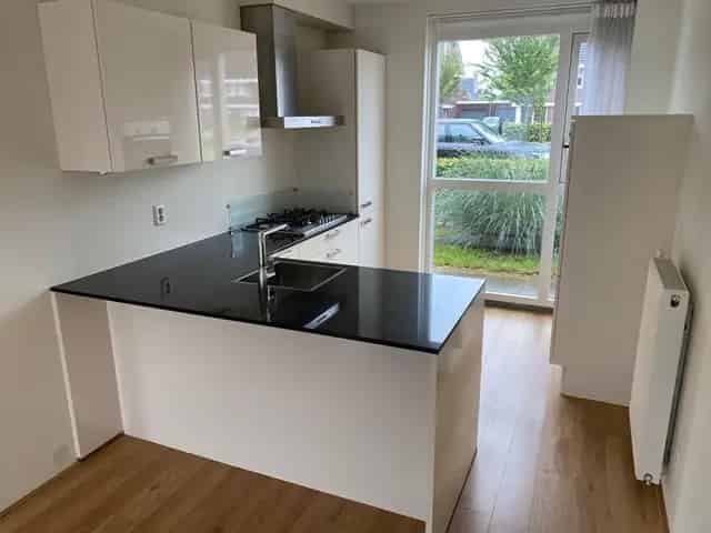 Tussenwoning Grootebroek 5 Kamers 119m2 te Huur