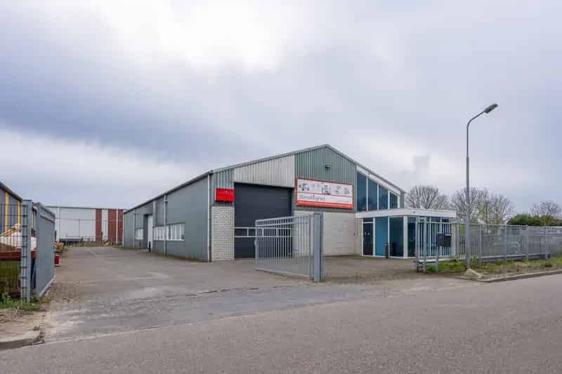 Bedrijfshal te Huur Broek op Langedijk 573m2