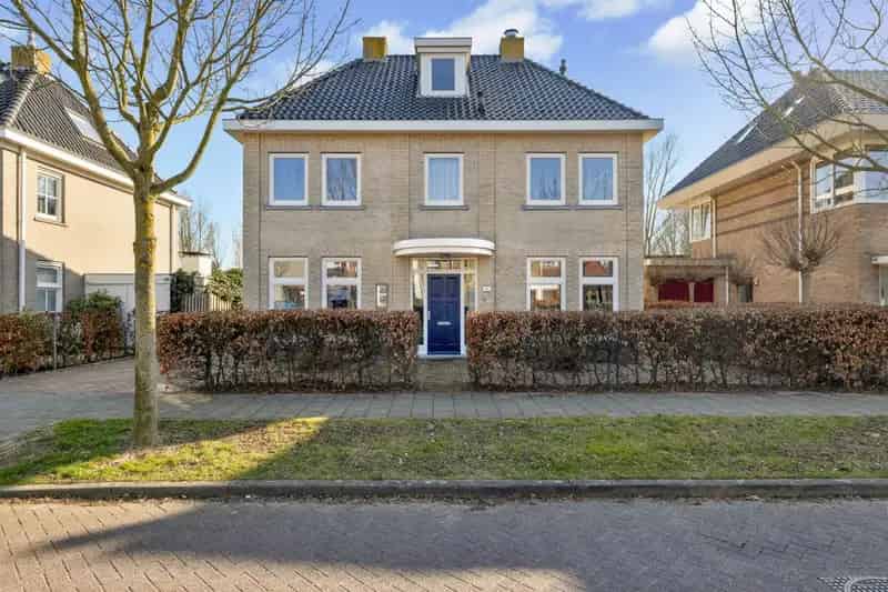 Luxe Vrijstaande Woning Beverwijk 210m2 5 Slaapkamers Grote Tuin