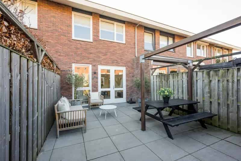 3 Slaapkamers Huis te Koop Nijkerk Kindvriendelijke Wijk