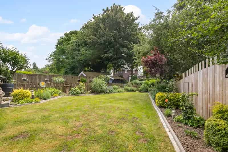 Ruim 3-kamerappartement Huissen begane grond tuin berging