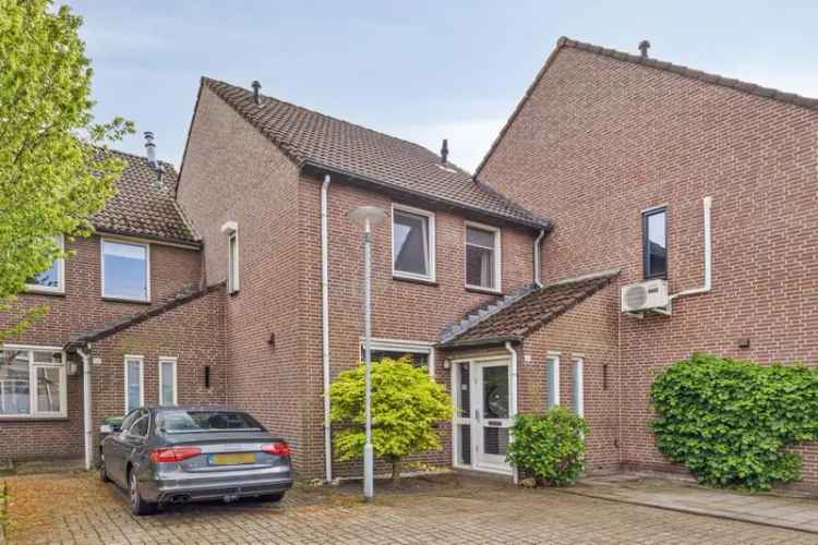 Geschakelde woning Uden 3 slaapkamers moderne keuken tuin