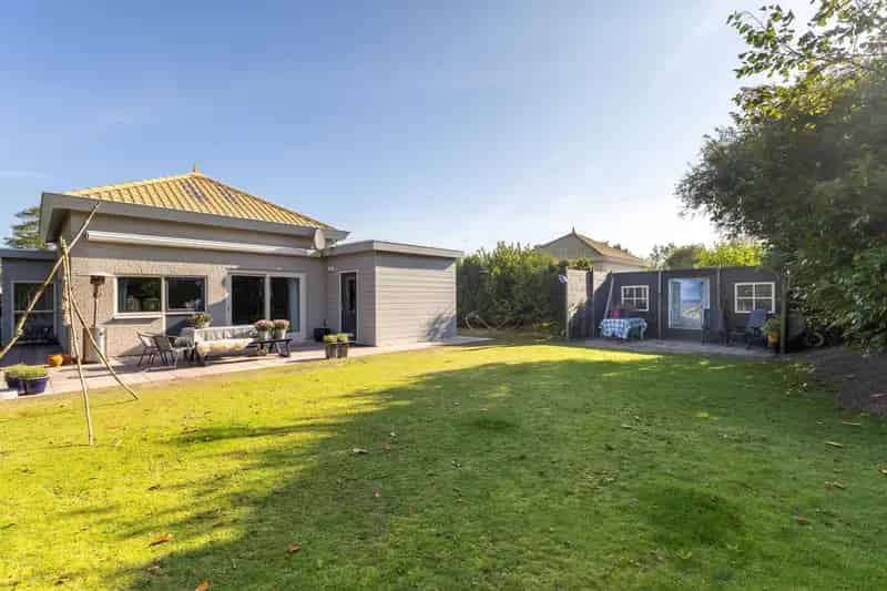 Ruime Bungalow Nabij IJsselmeer Makkum