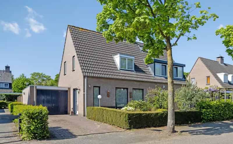Twee Onder Een Kapwoning Wijbosch Ruime Tuin 3 Slaapkamers Garage