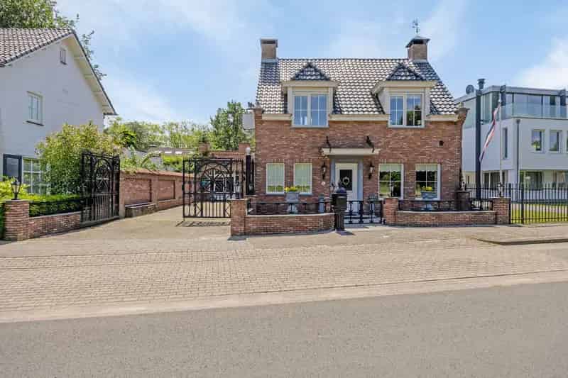 Huis te koop Oisterwijk: Vrijstaande woning met bijgebouw