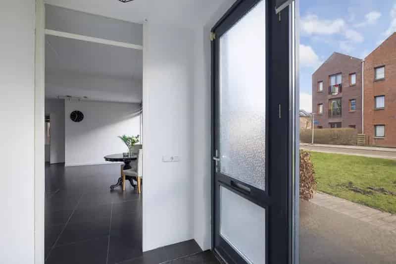 Appartement te koop Almere Buiten begane grond moderne badkamer tuin