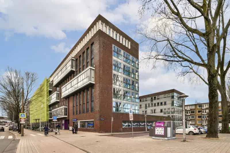 Hoekappartement Amsterdam West 85m2 2 slaapkamers Eigen parkeerplaats
