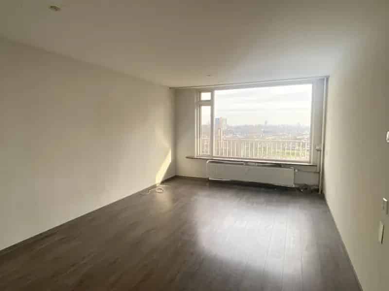 Ruim 4 Kamer Appartement Rotterdam IJsselmonde KoopGarant Balkon Uitzicht