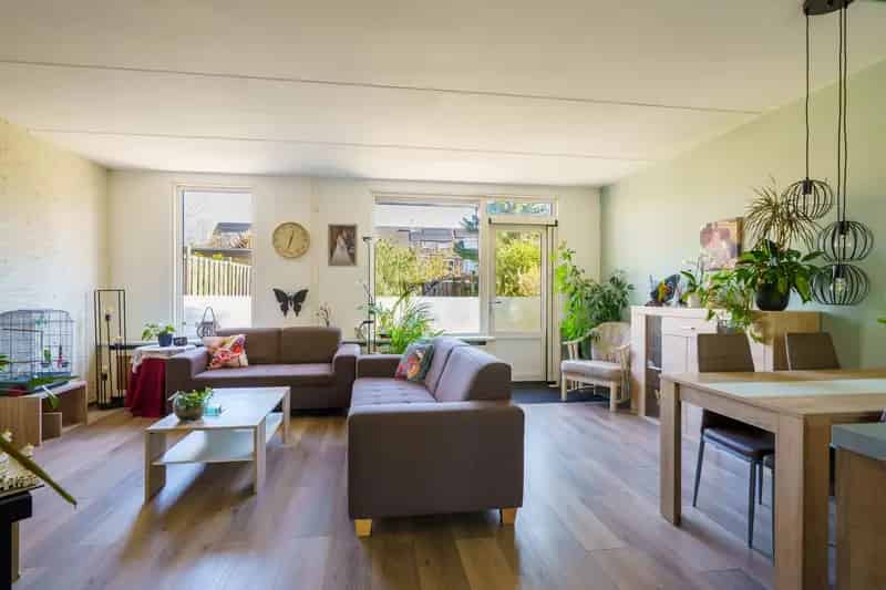 Ruime eengezinswoning te koop Almere Haven 4 slaapkamers luxe keuken badkamer