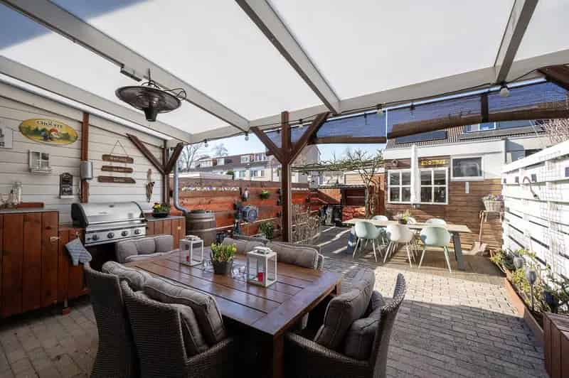 Hoekwoning Almere Buiten 3 slaapkamers tuin serre zonnepanelen