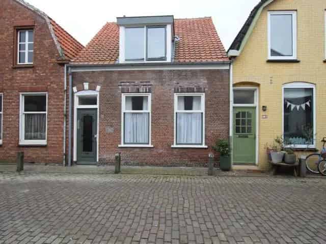 Tussenwoning Terneuzen te huur  stadstuin karakteristieke woning