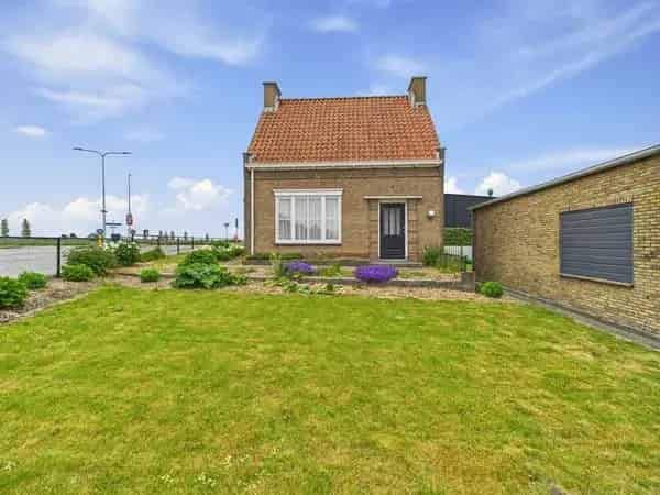 Bedrijfswoning Biervliet 3 slaapkamers Ruime tuin Loods mogelijk