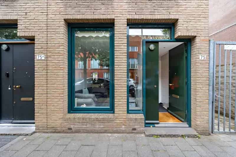 Huis te koop Den Haag: Ruime 4 slaapkamer hoekwoning nabij Haagse Markt