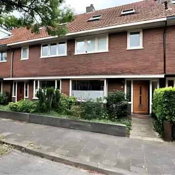 Ruime Eengezinswoning 5 Slaapkamers Tuin Balkon Gemeubileerd