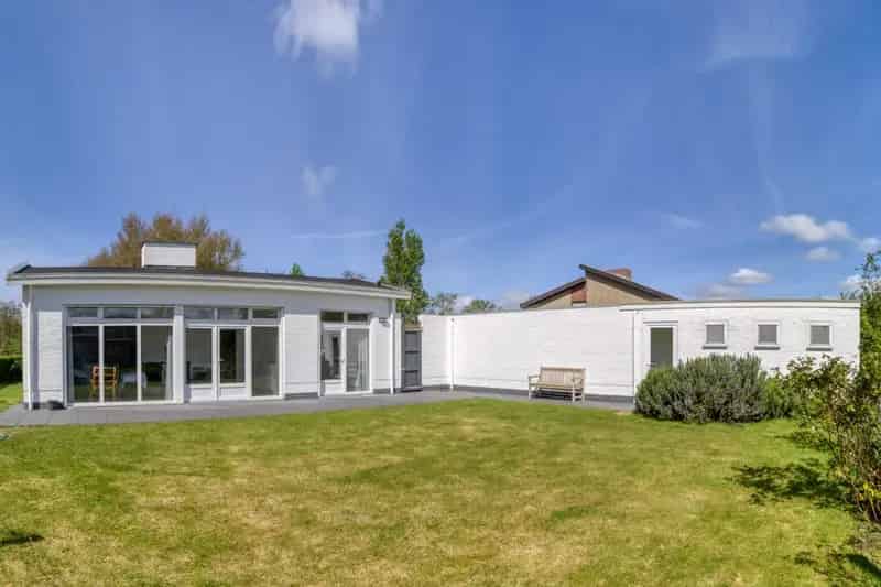 Gerenoveerde Bungalow met Guesthouse in Cadzand Bad Nabij Strand