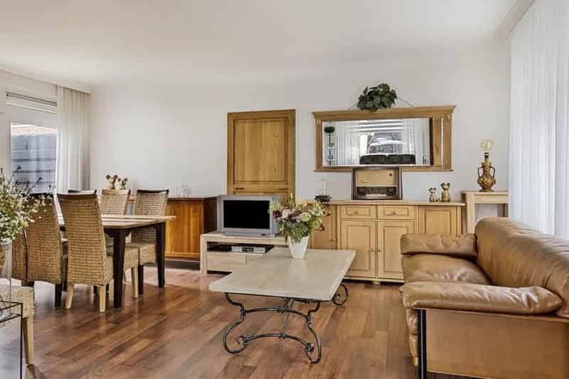 Ruime Eindwoning Glanerbrug Praktijkruimte Garage 3 Slaapkamers