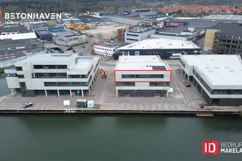 Kantoorruimte te huur Hilversum 299m2  Uitzicht op het water