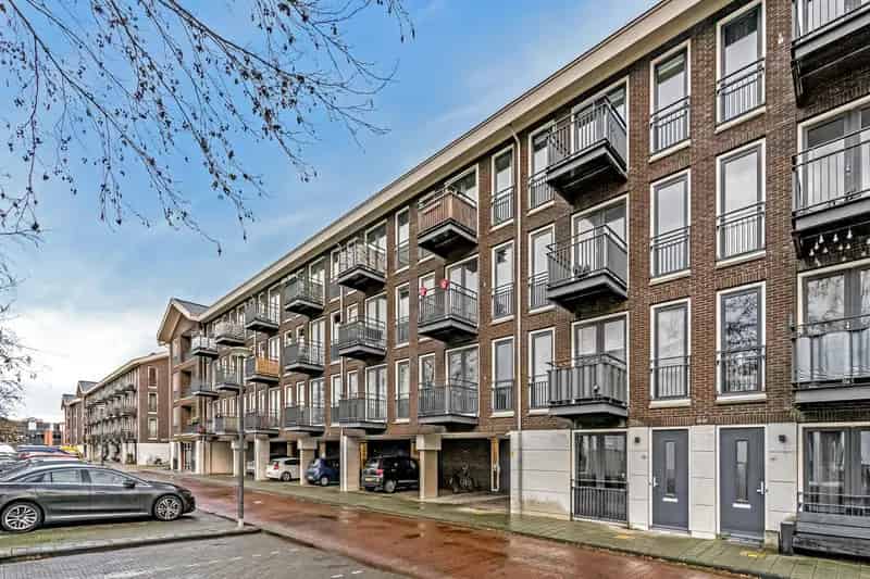 Appartement te koop Aalsmeer: Licht en ruim appartement met balkon