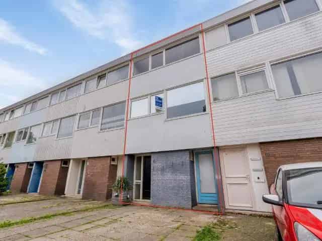 Ruime 4 Slaapkamers Tussenwoning te koop Roermond