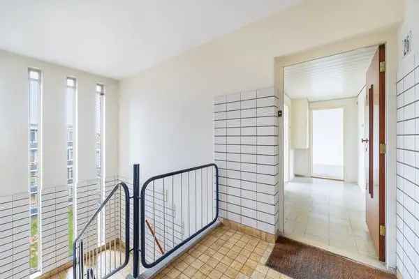 Appartement 73m2 Voorburg  2 Balkons  Renovatieproject