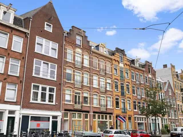 Amsterdam Zeeheldenbuurt: Ruime Dubbele Bovenwoning met Waterzicht