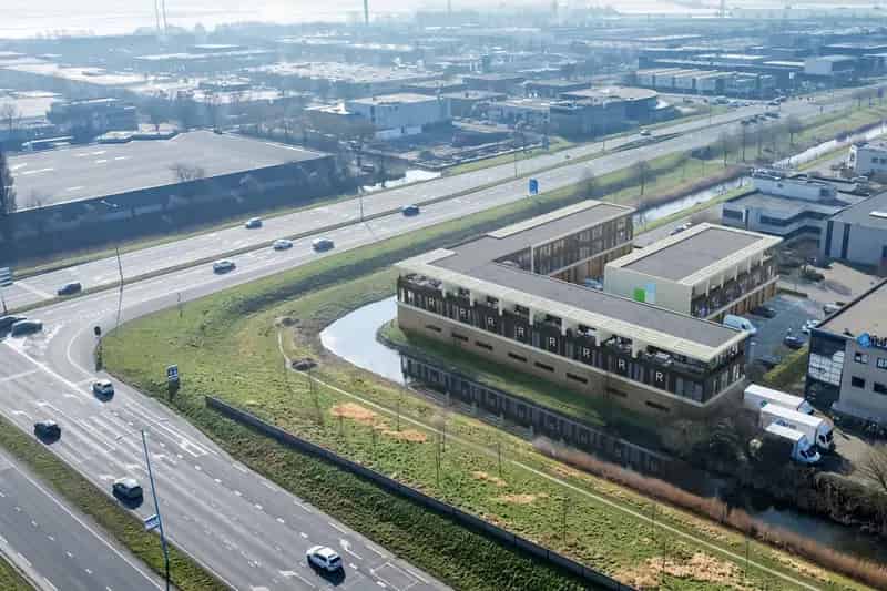 Bedrijfshal Zoetermeer te koop: Moderne units aan A12