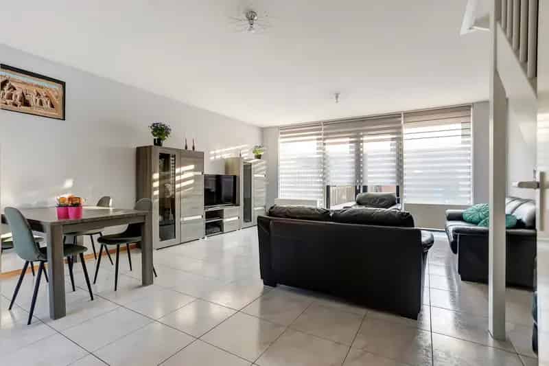 Huis te koop Hoogvliet: 5-kamer woning Zalmplaat