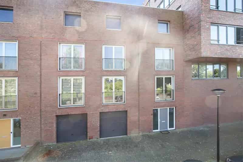 7 Kamer Huis te Koop Den Haag Grote woning Nabij Scholen en Winkels