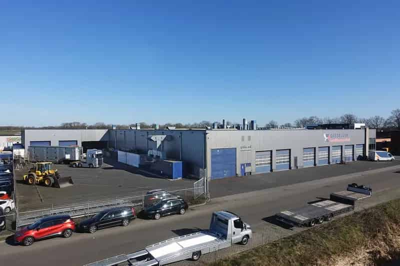 Bedrijfshal Vriezenveen 5225m² te Huur of Koop