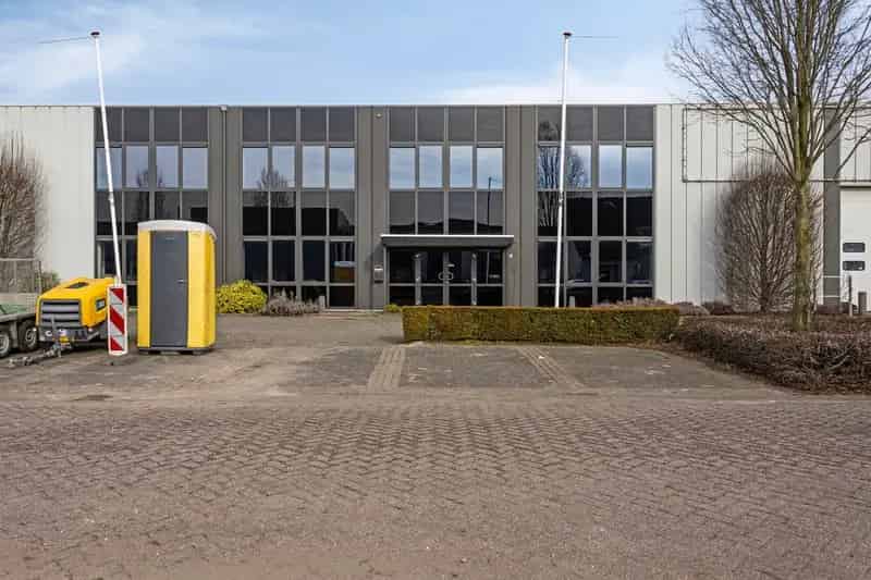 Bedrijfshal te huur Gemert - Representatieve ruimte met kantoor