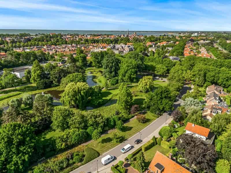 Huis te koop Emmalaan Hoorn Vrijstaand 5 slaapkamers 2 badkamers Garage