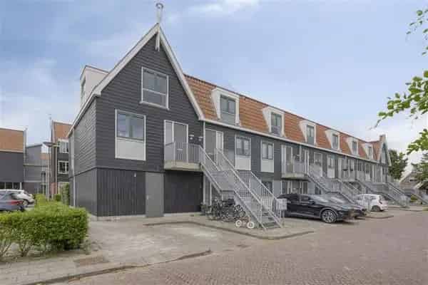 Luxe appartement Marken 2 lagen balkon parkeerplaats berging A