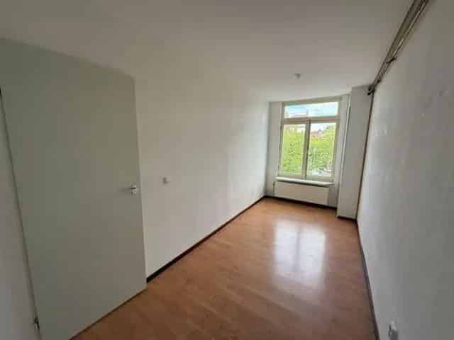 Galerijflat te huur Amsterdam 3 kamers 58m2