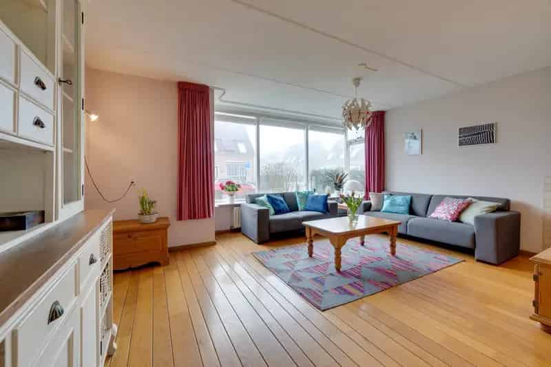 Huis te koop Ilpendam: 2-onder-1-kap woning met garage en tuin