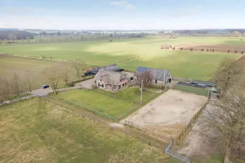 Landhuis met 2 Appartementen en Paardenfaciliteiten Wijhe
