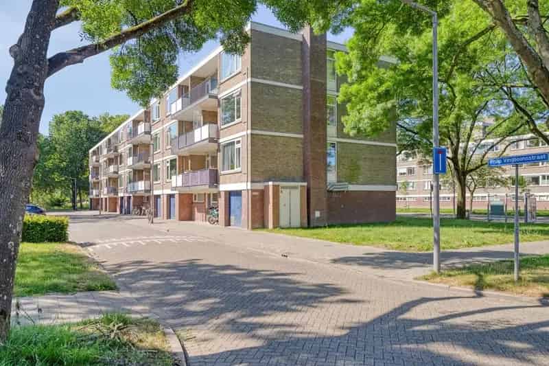 Ruim appartement nabij Alexandrium met balkon en berging