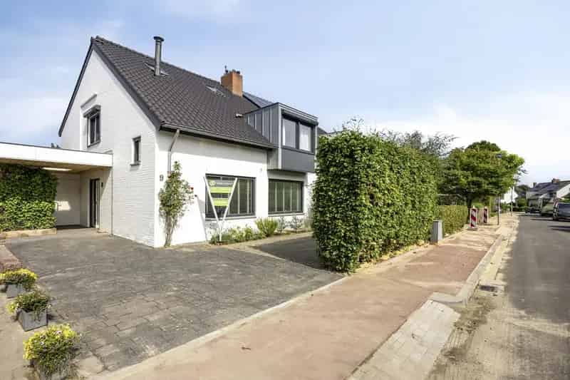 Huis Te Koop , 9, Johan Frisostraat, Cadier en Keer, Limburg