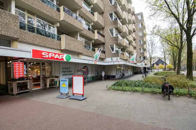 Belegging Apeldoorn Spar Supermarkt Winkelruimte