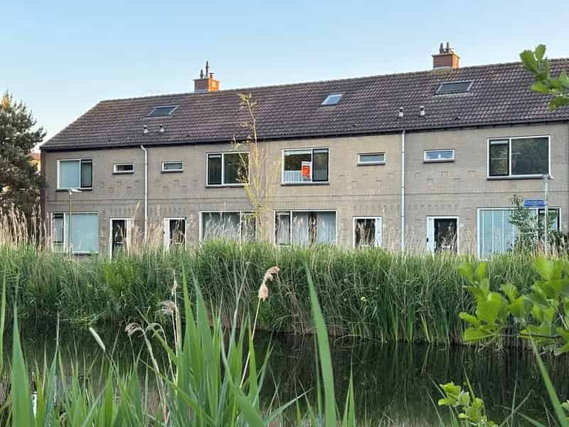 Ruime eengezinswoning nabij Park Hitland 4 slaapkamers carport energielabel A