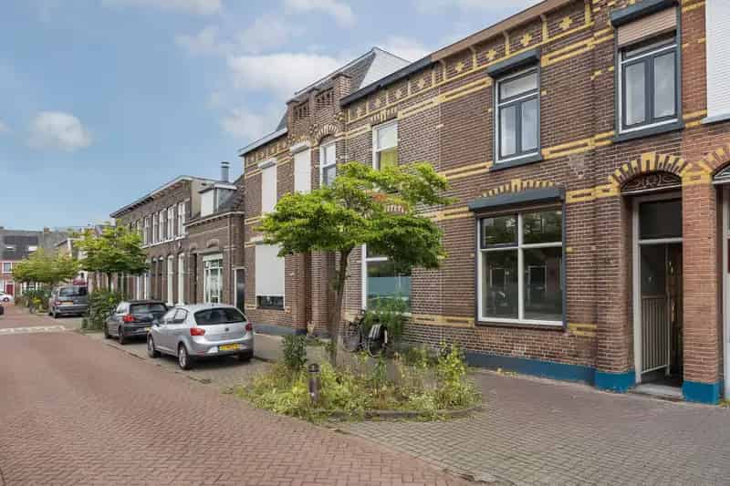 Tussenwoning Zutphen Buitensingel: 3 slaapkamers, tuin, karakteristiek