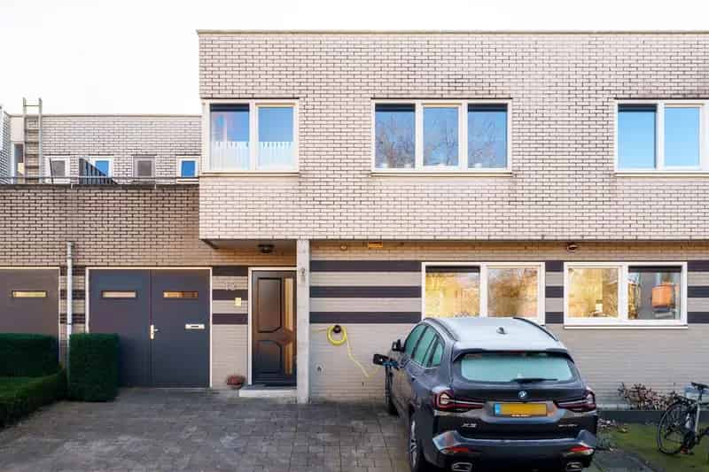 Riante Geschakelde Woning Amsterdam Zuid