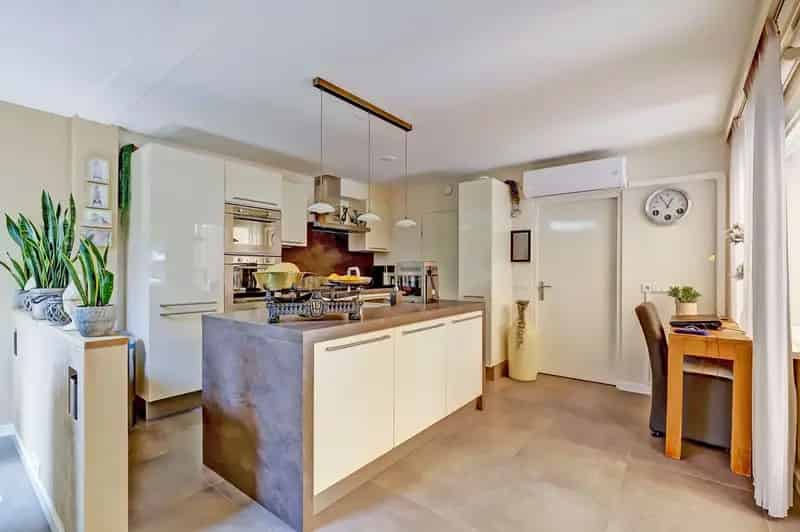 Luxe Gelijkvloerse Bungalow met Domotica en Zonnepanelen