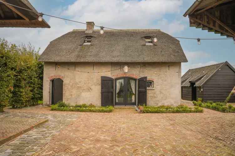 Huis te koop Meteren: Romantische woonboerderij met guesthouse