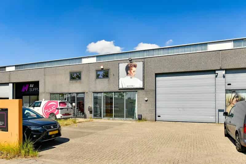 Bedrijfshal Amsterdam Duivendrecht 412m2 te huur