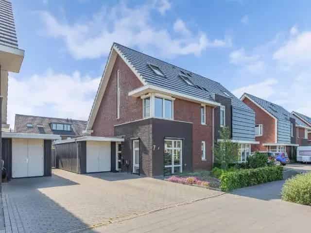 Ruime Luxe 2-onder-1-kapwoning Emmeloord Emmelhage Gasloos Instapklaar